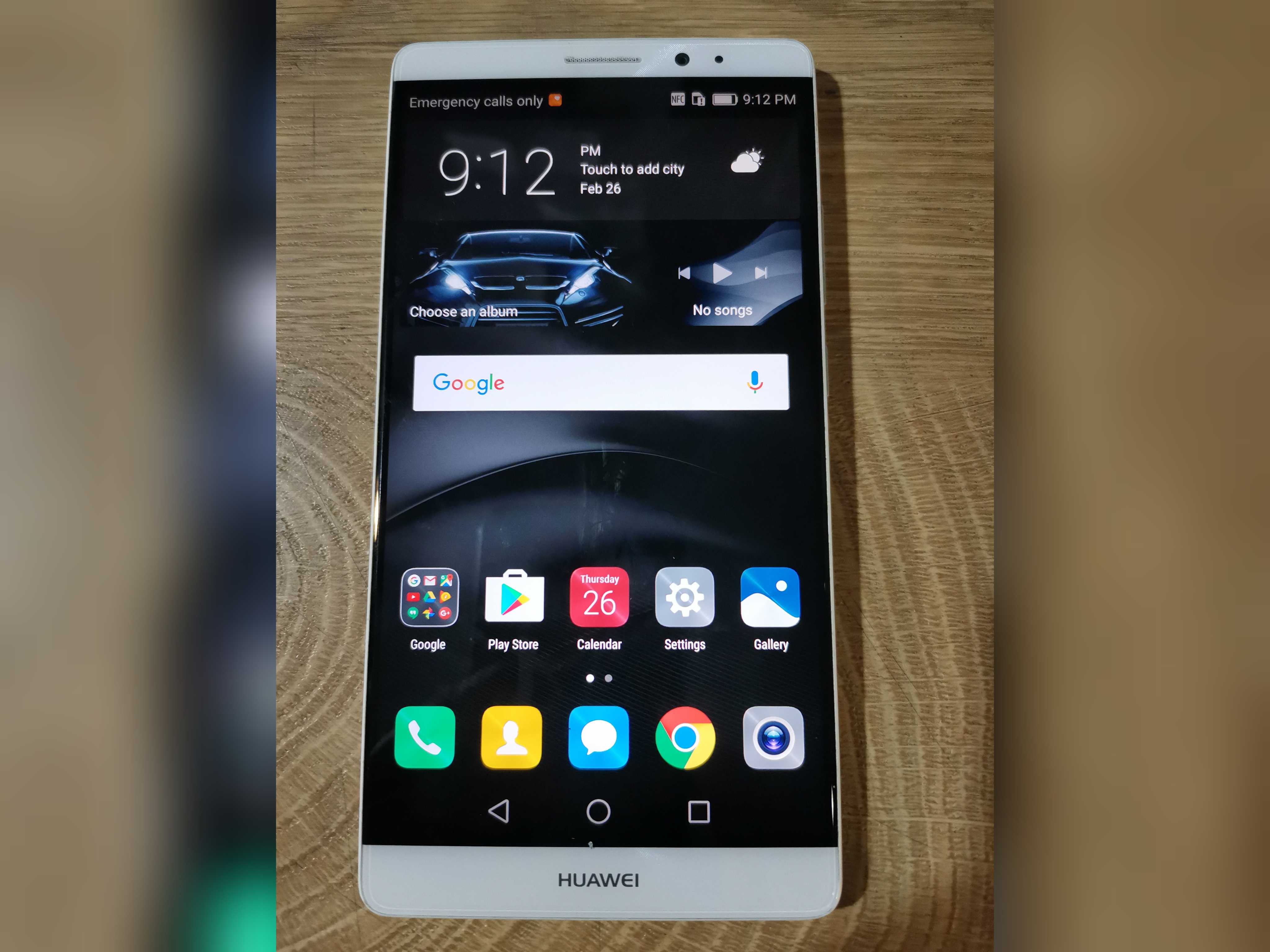 گوشی هواوی مدل MATE 8 رام 3 حافظه 32 اندروید 6 در حد نو ریجستری سفید بدون کد با شارژر بدون کارتن