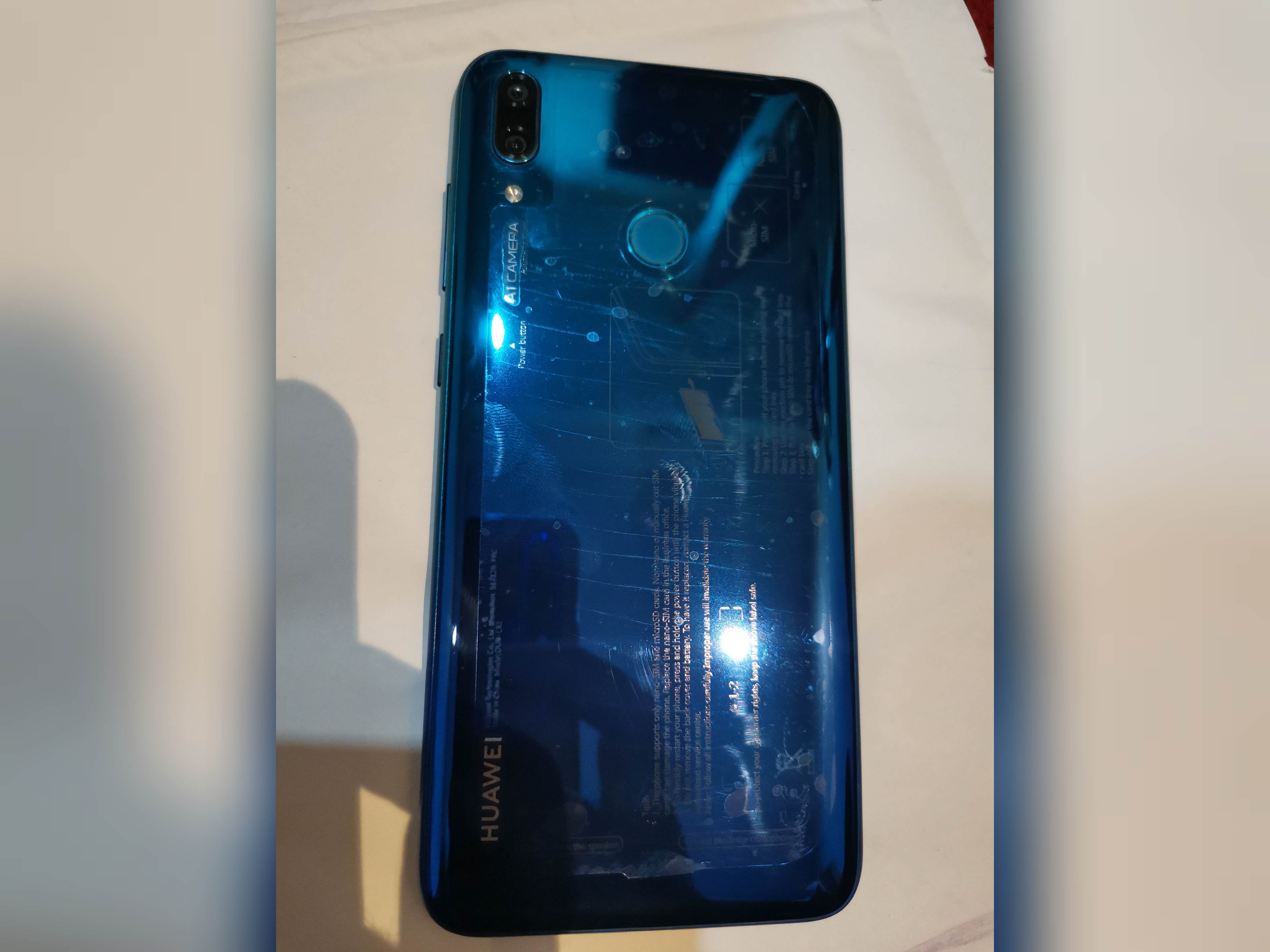گوشی هواوی مدل Y7 Prime 2019 رام 3 حافظه 64 در حد نو  ریجستر شده بدون کد مالکیت و با کارتن و وسایل با دو عدد گارد محافظ