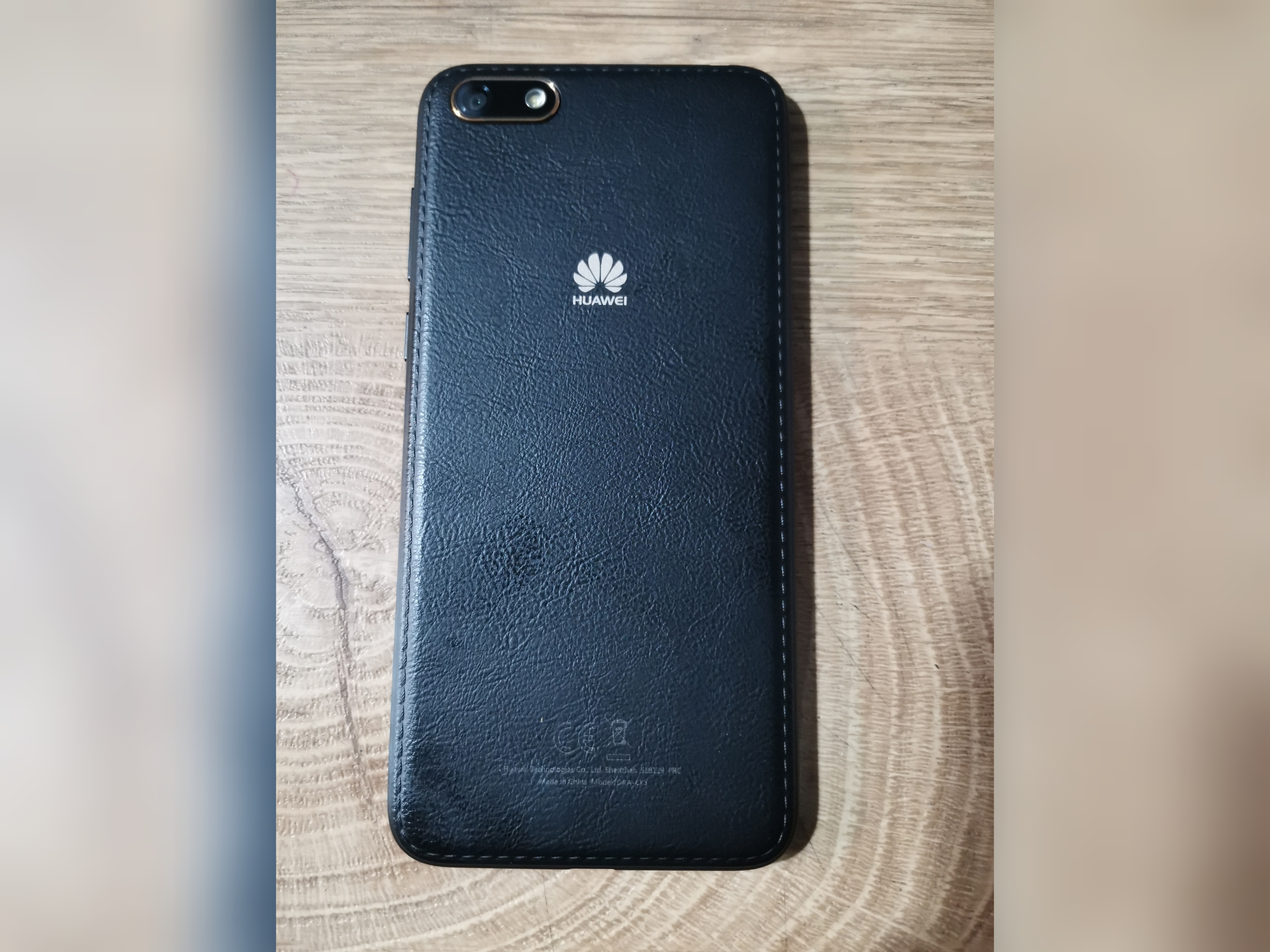 گوشی هواوی مدل HUAWEI Y5 PRIME 2018 رام 2 حافظه 16 اندروید 8 با جعبه و وسایل وضعیت ریجستری سفید بدون کد و اوکی
