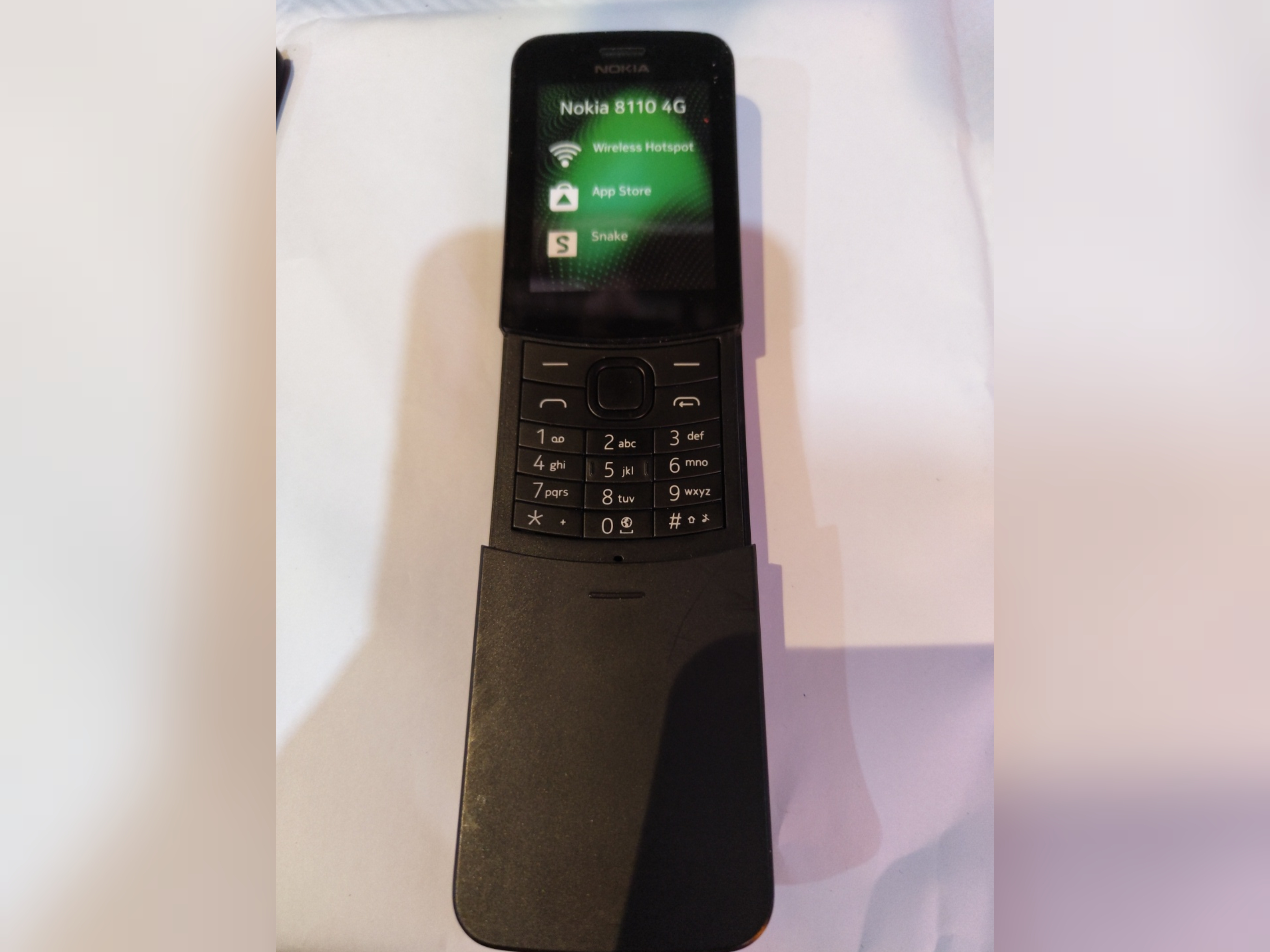 ماکت گوشی نوکبا مدل NOKIA 8110 4G با دکمه های واقعی و قابلیت حرکت ریلی