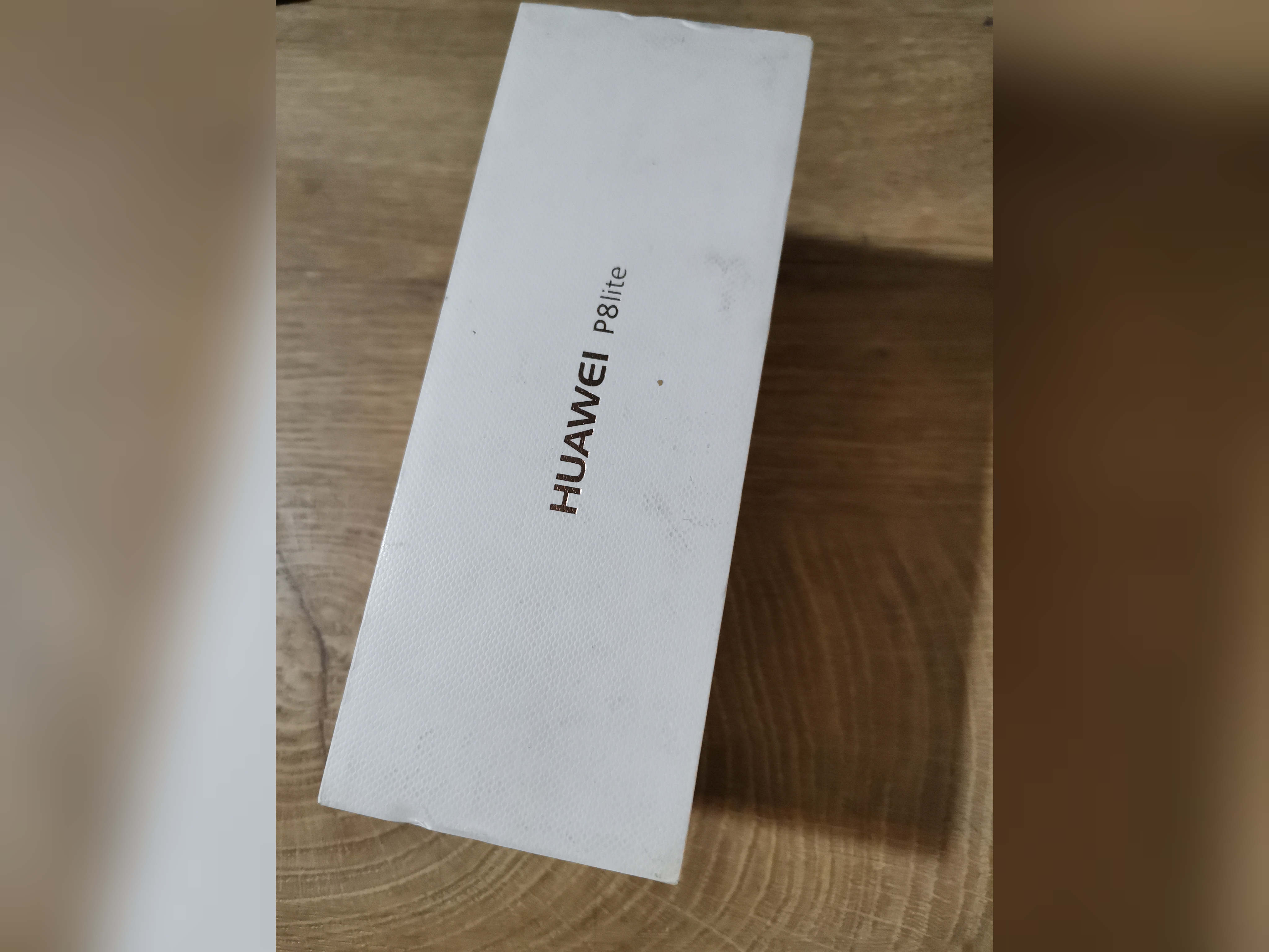 گوشی هواوی مدل HUAWEI P8 LITE با رام 2 حافظه 16  اکبند پلمپ باز نشده ریجستر وضعیت سفید