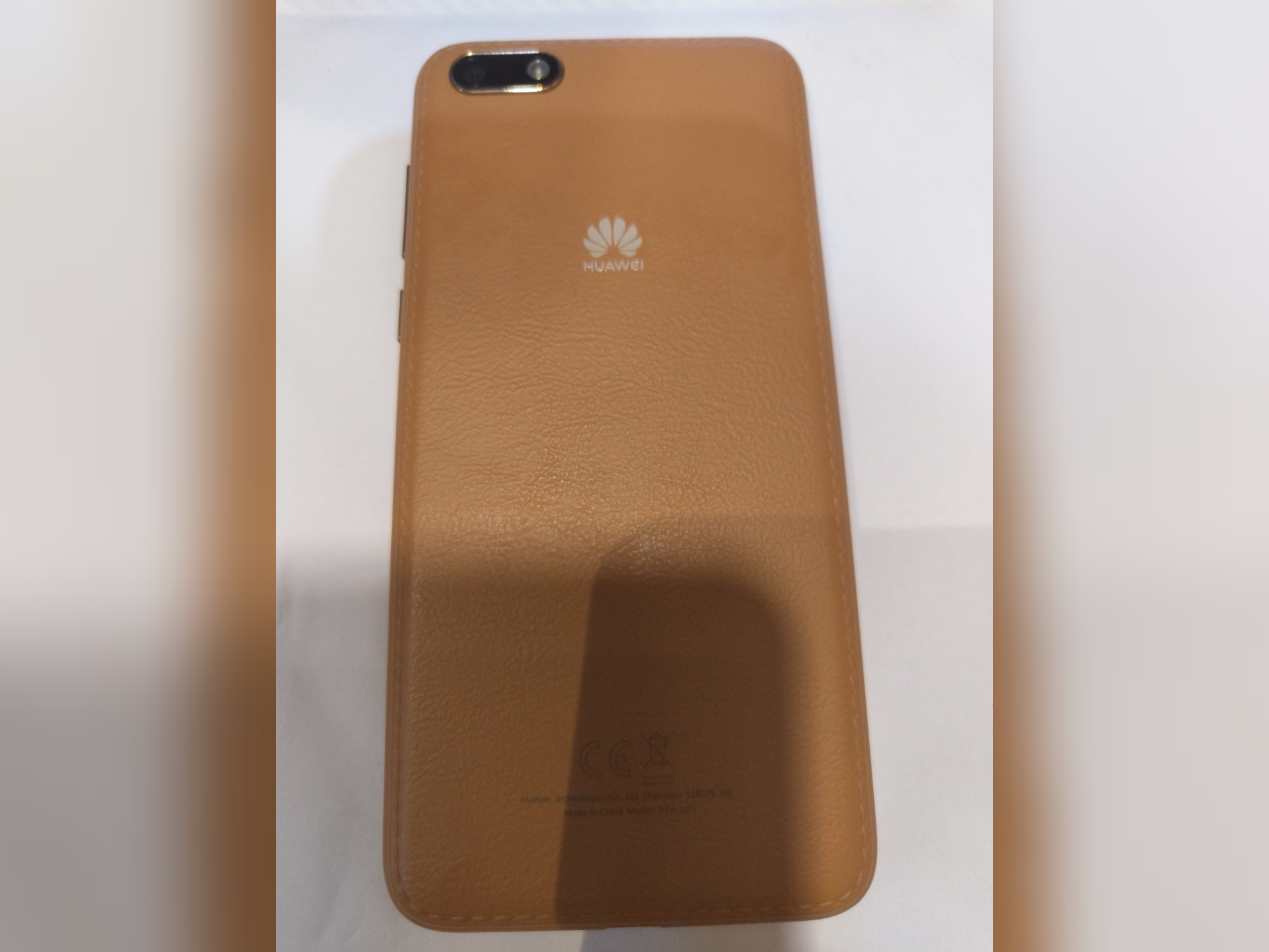 گوشی هواوی مدل HUAWEI Y5 PRIME 2018  رام 2 حافظه 16 اندروید 8.1 با جعبه و وسایل وضعیت ریجستری سفید بدون کد و اوکی