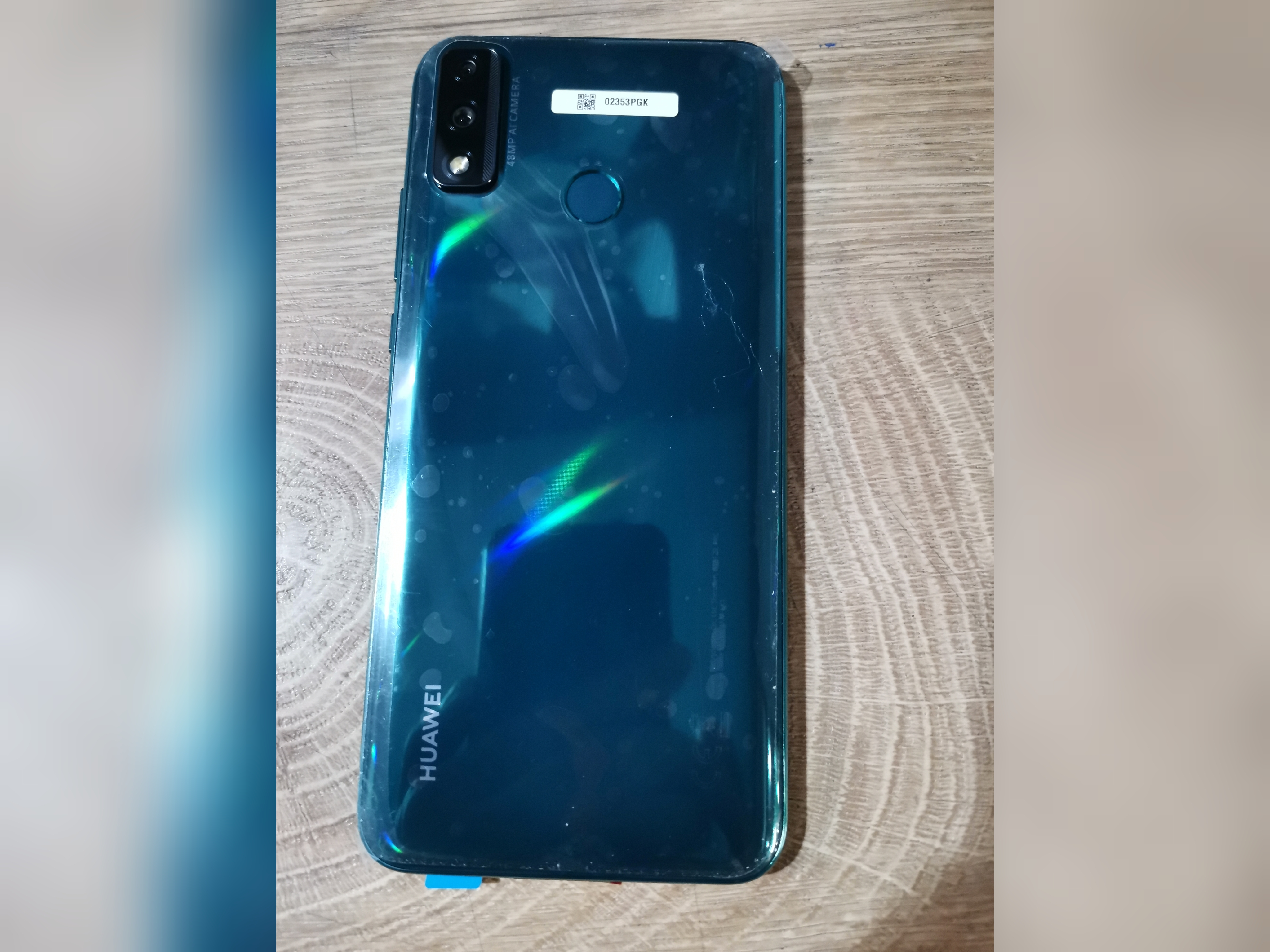 گوشی هواوی مدل HUAWEI Y8S رام 4 حافظه 64 اندروید 9 در حد نو با کارتن با کد مالکیت و وسایل