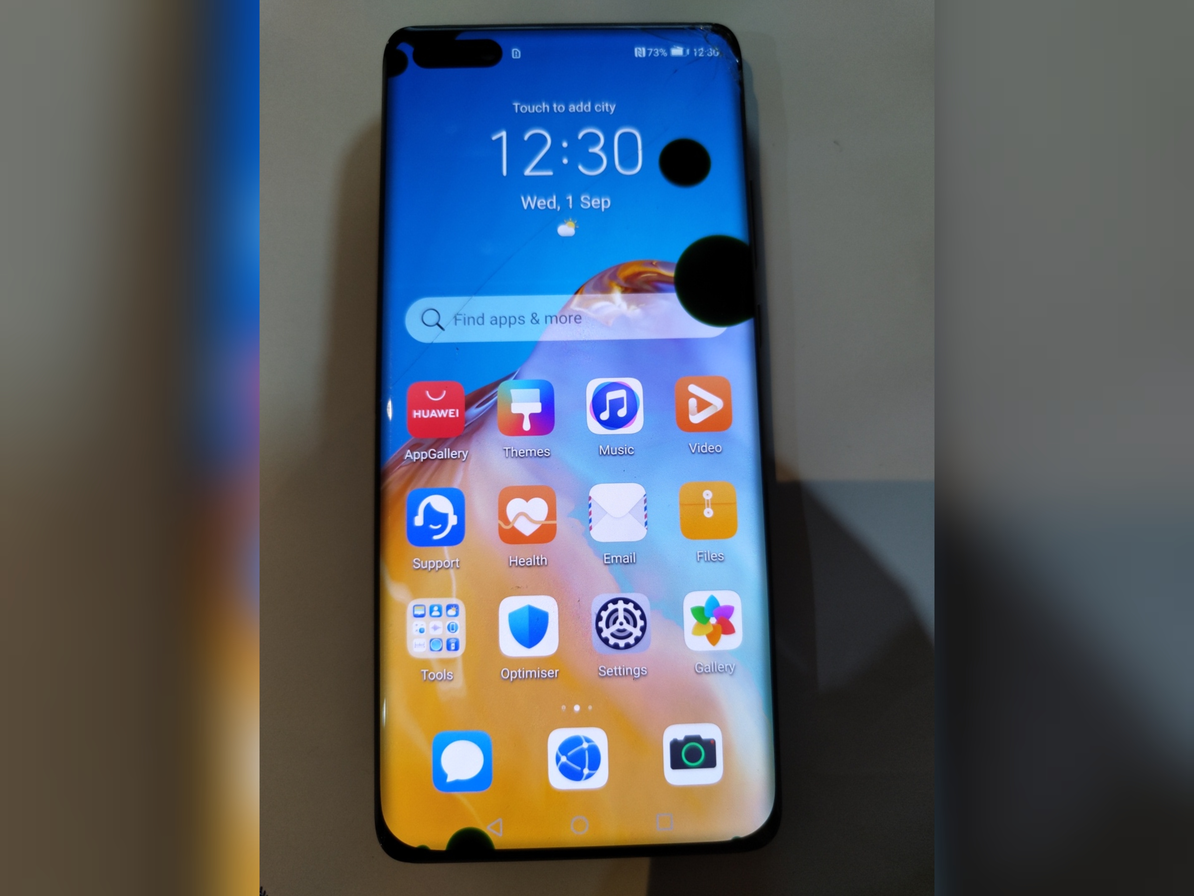 ال سی دی  هواوی مدل HUAWEI P40 PRO اصلی روکاری با فریم مطابق عکس ال سی دی مورد ظاهری دارد تاچ ال سی دی در همه جای ال سی دی سالم کار میکند مناسب استفاده
