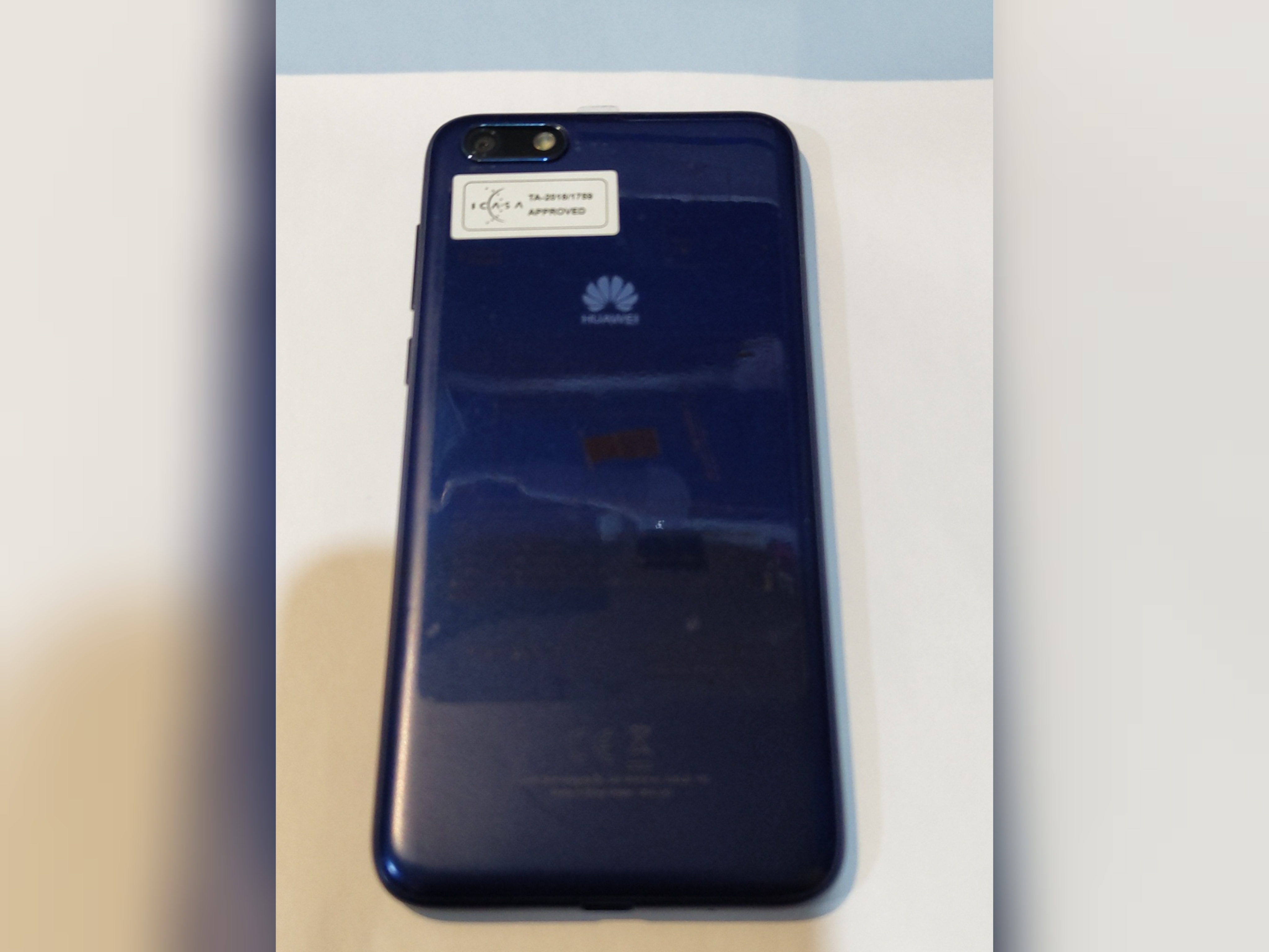 گوشی هواوی مدل HUAWEI Y5 PRIME 2018/Y5 Lite رام 2 حافظه 16 اندروید 8 با جعبه و وسایل ریجستر شده بدون کد رنگ ابی با کارتن گوشی استفاده نشده در حد نو