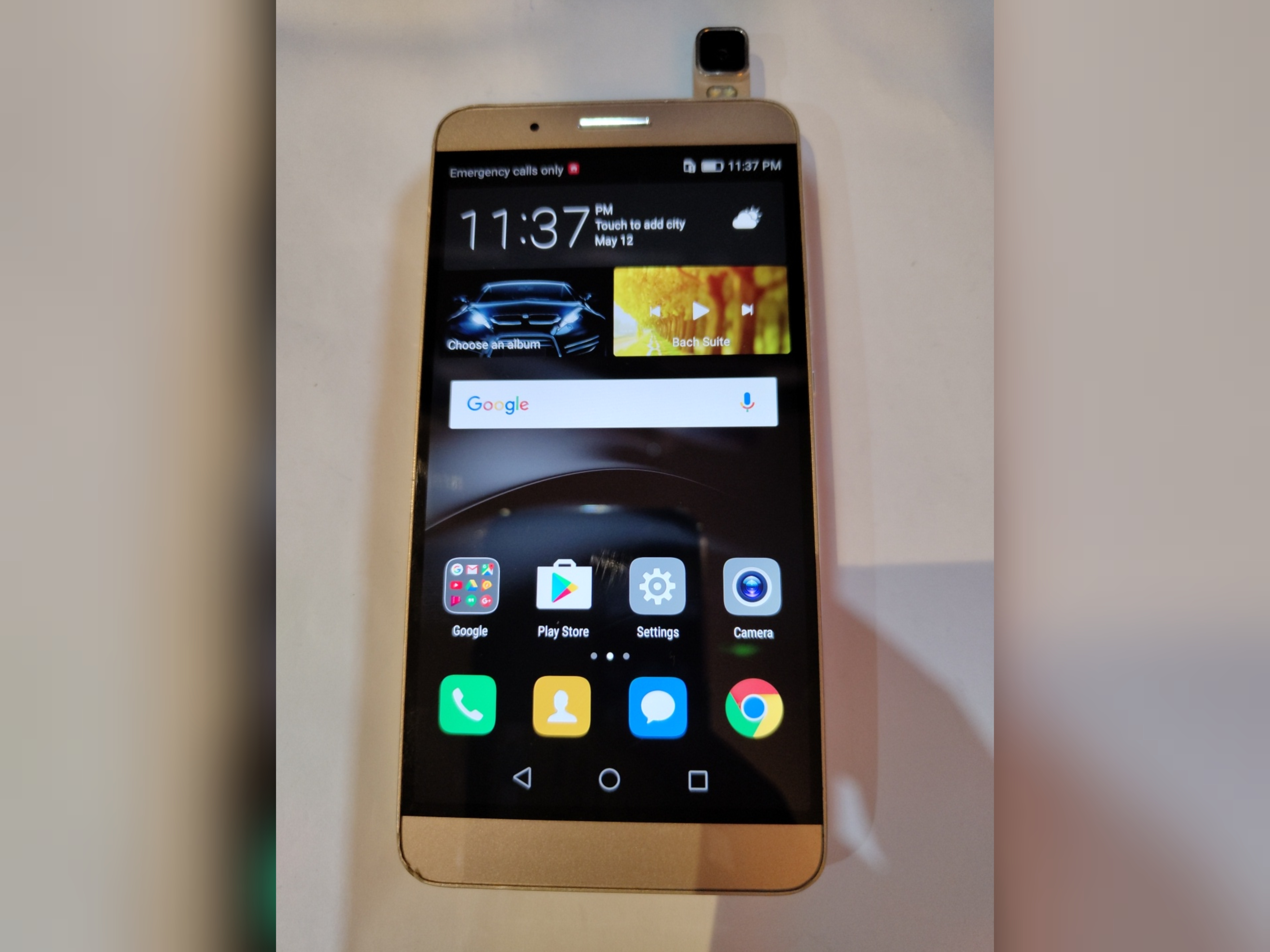 گوشی هواوی مدل    HUAWEI XSHOT رام 2 حافظه 16 کاملا نو سالم و تمیز سفید ریجستر شده وضعیت سفید بدون کد بدون کارتن با شارژر مطابق عکس یک هاله کوچک عکس دیده شود