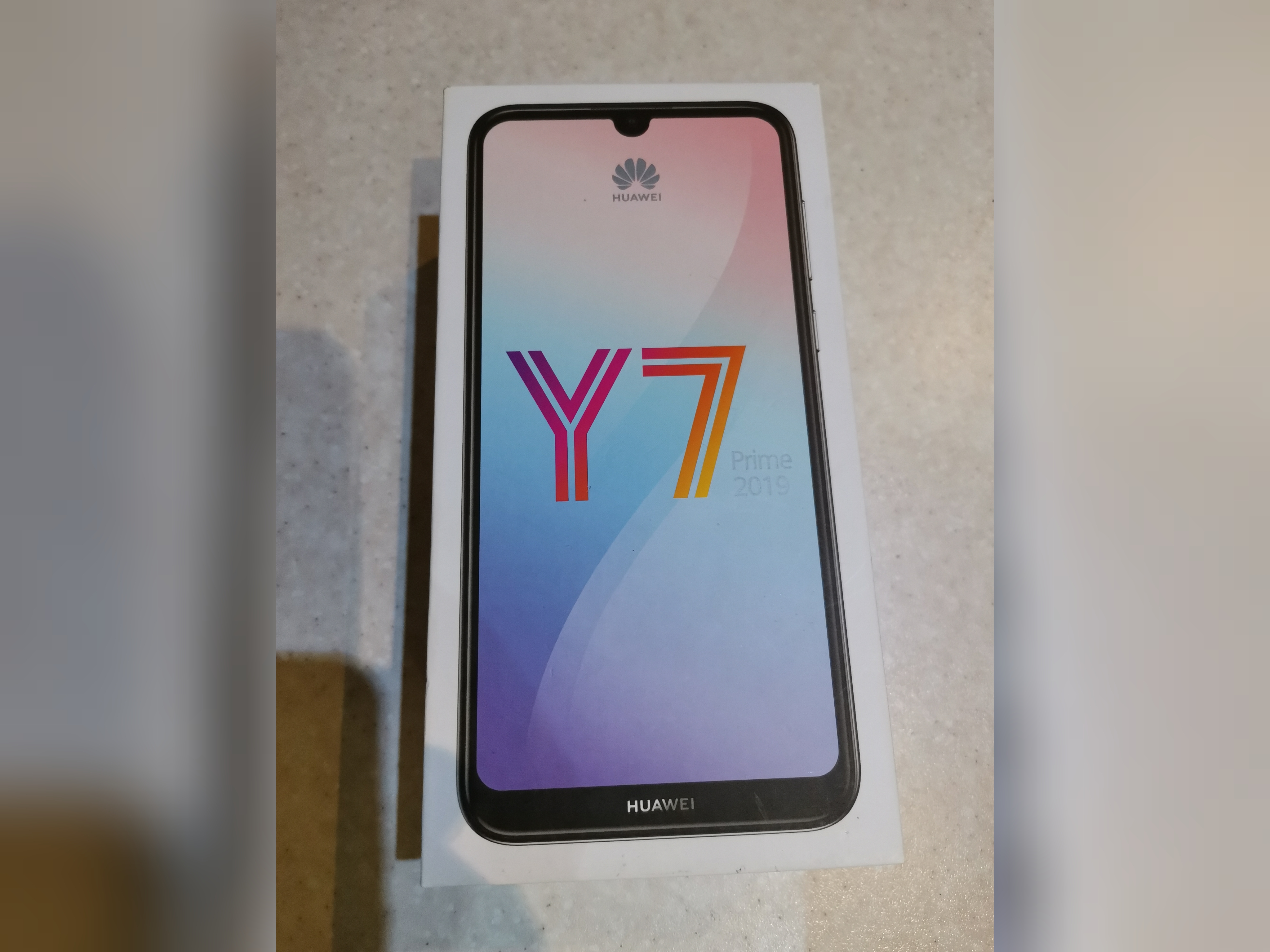 گوشی هواوی مدل Y7 Prime 2019 رام 4 حافظه 64 نو تازه ریجستر شده با کد مالکیت کارتن و وسایل اکبند-تنها رام 4 موجود در کشور با دو عدد گارد