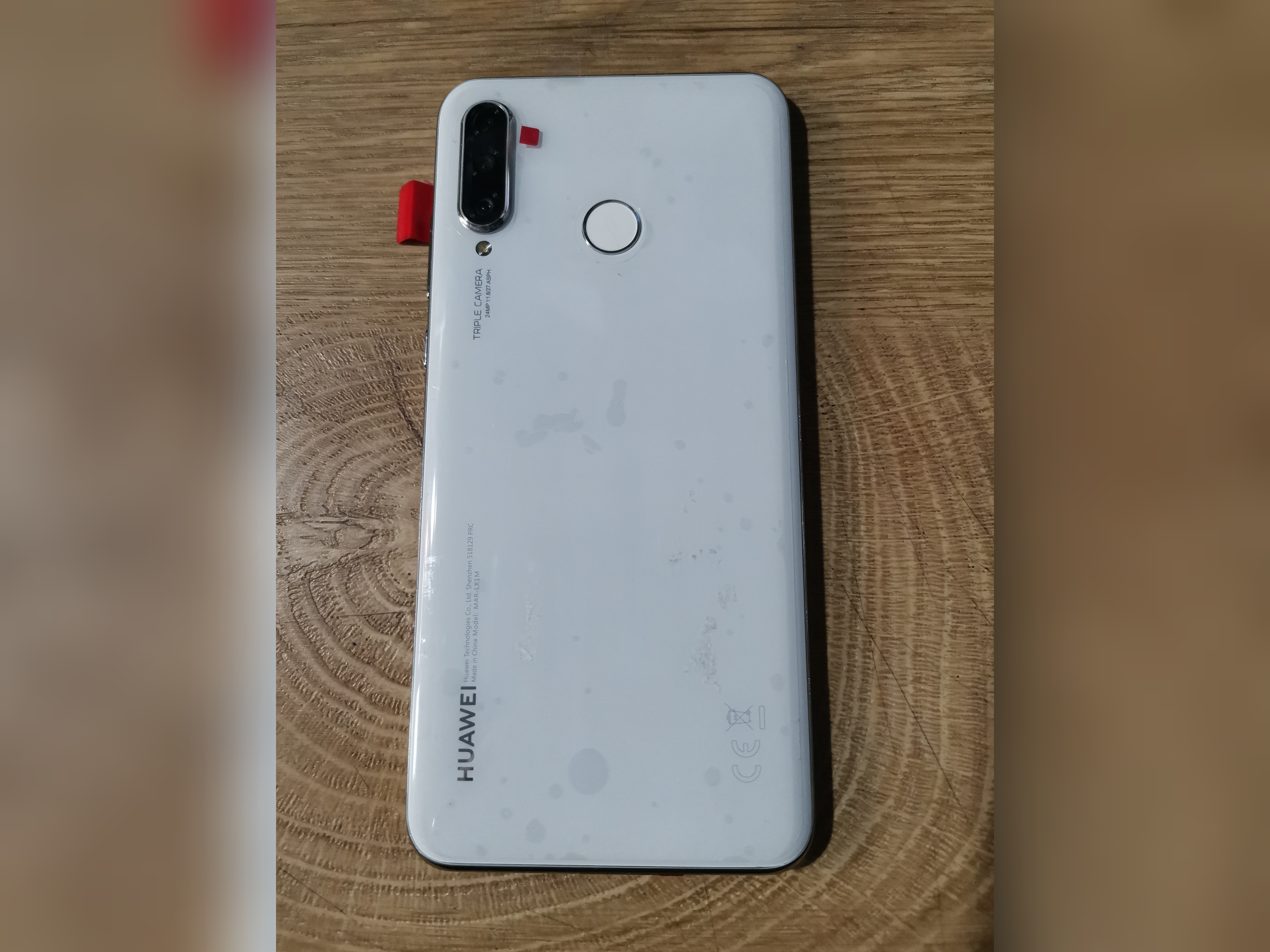 گوشی هواوی HUAWEI P30 LITE  RAM4/128 در حد نو با کارتن و کد مالکیت